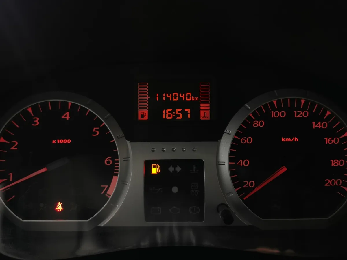 ВАЗ (Lada) Largus 1.6 MT 16 кл (5 мест) (102 л.с.) Белый в АВИЛОН. Слайд №17