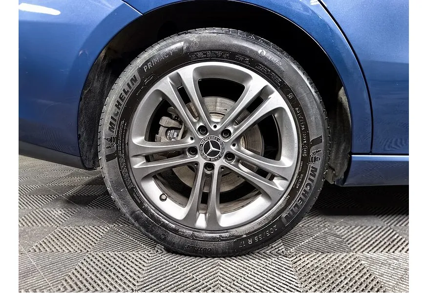 Mercedes-Benz CLA 200 7-G DCT (150 л.с.) Синий в АВИЛОН. Слайд №9