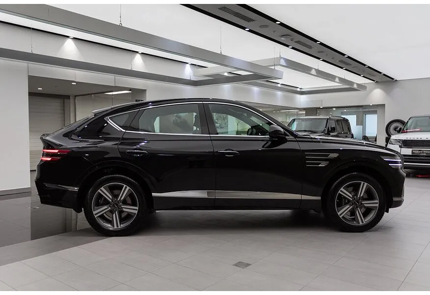 Genesis GV80 Coupe 2.5 T-GDI 8AT 4WD (249 л.с.) Черный в АВИЛОН. Слайд №3