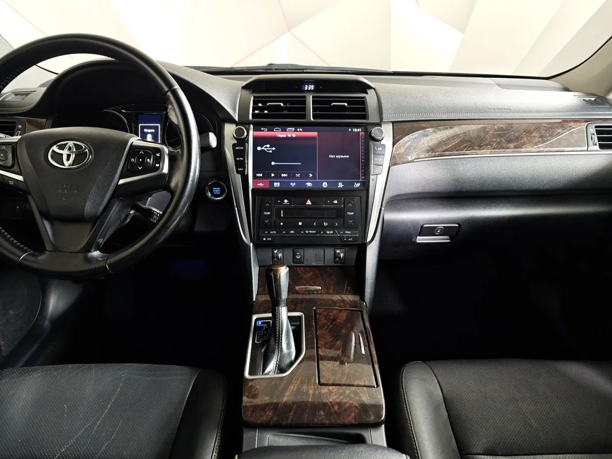Toyota Camry 2.5 AT (181 л.с.) Черный в АВИЛОН. Слайд №14