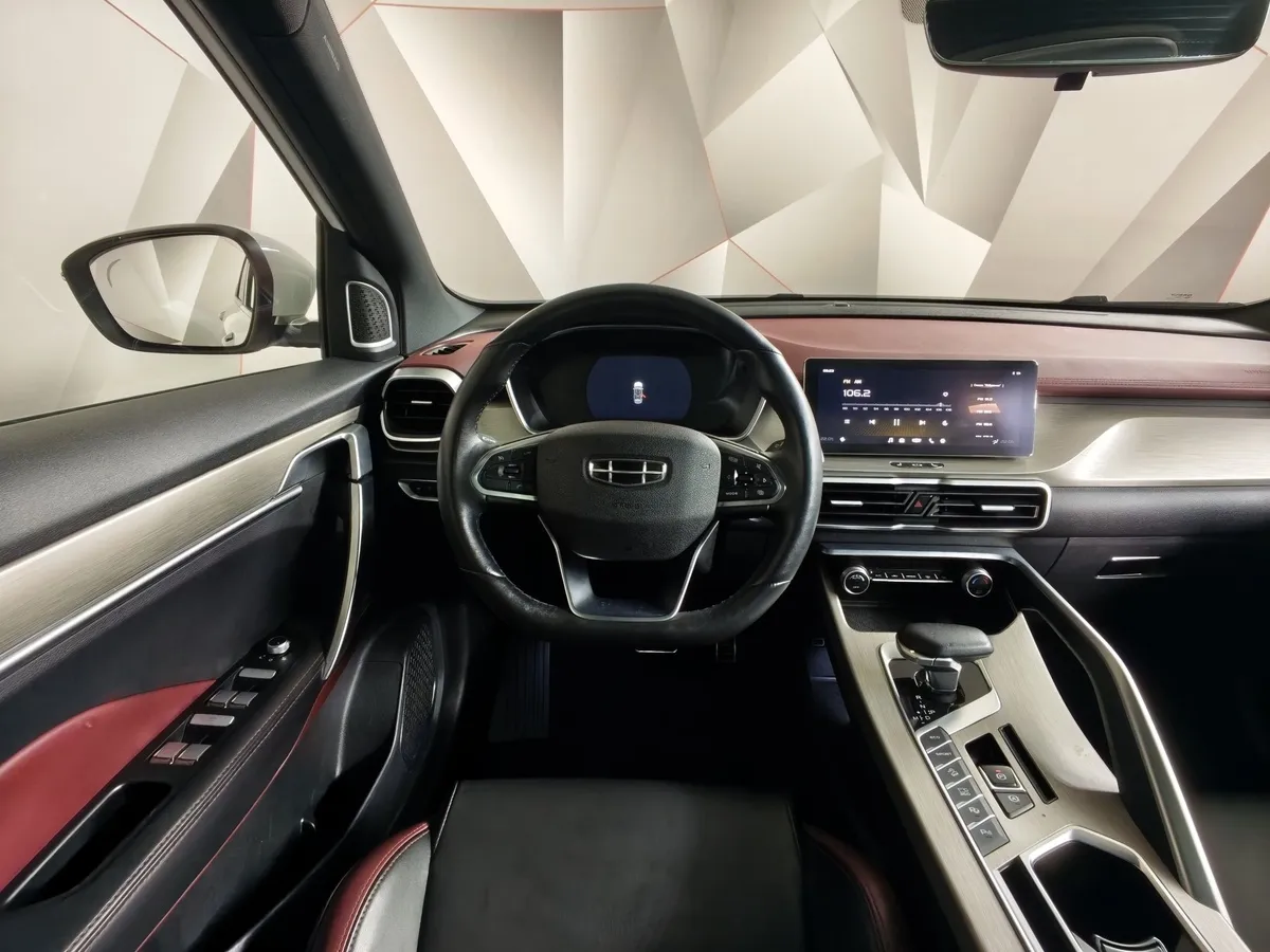 Geely Coolray 1.5T 7DCT 2WD (150 л.с.) Flagship Sport Белый в АВИЛОН. Слайд №20