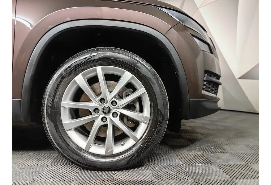 Skoda Kodiaq 2.0 TSI DSG 4X4 (180 л.с.) Коричневый в АВИЛОН. Слайд №9