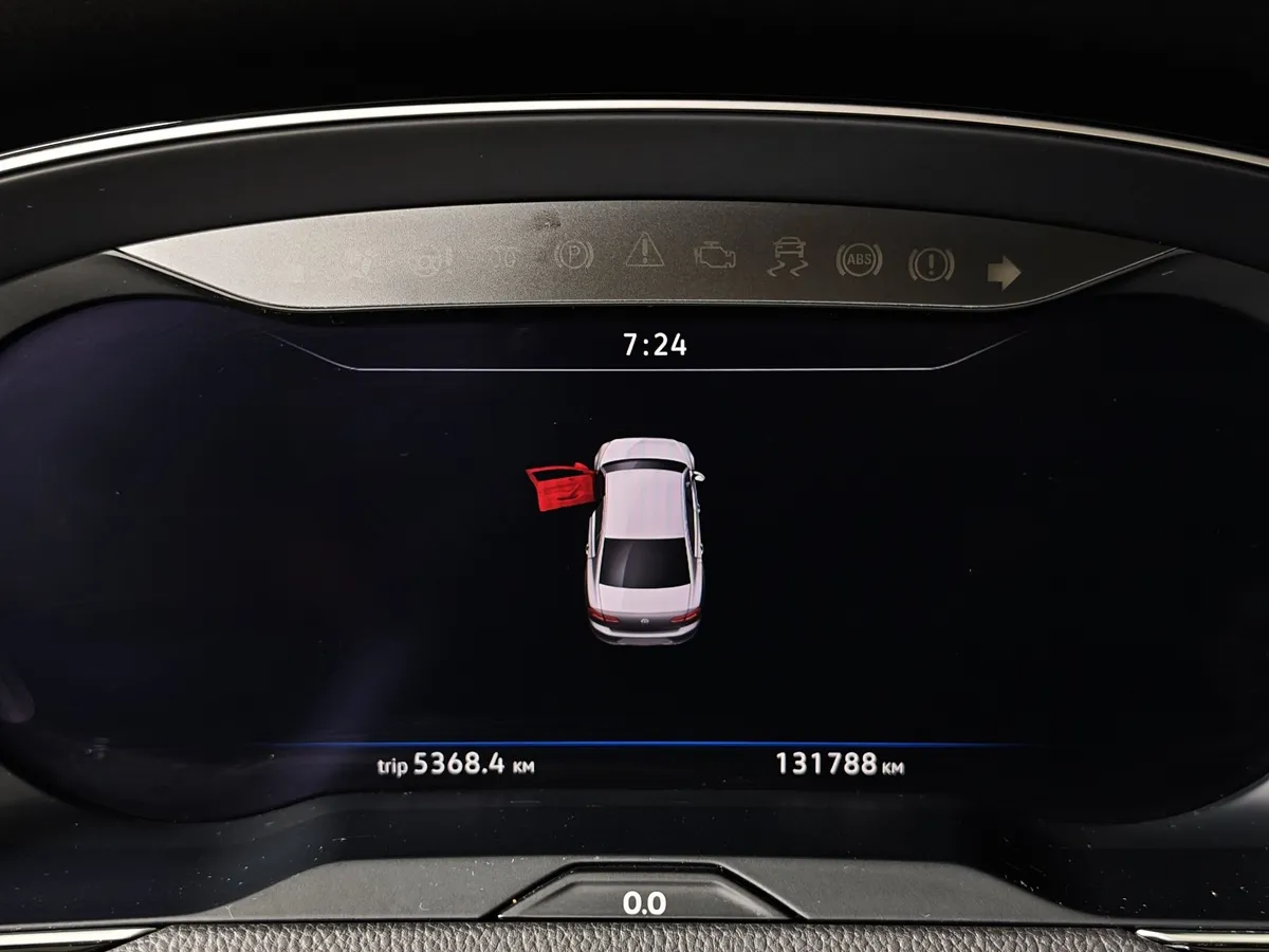 Volkswagen Passat 1.8 TSI BlueMotion DSG (180 л.с.) Highline Белый в АВИЛОН. Слайд №18