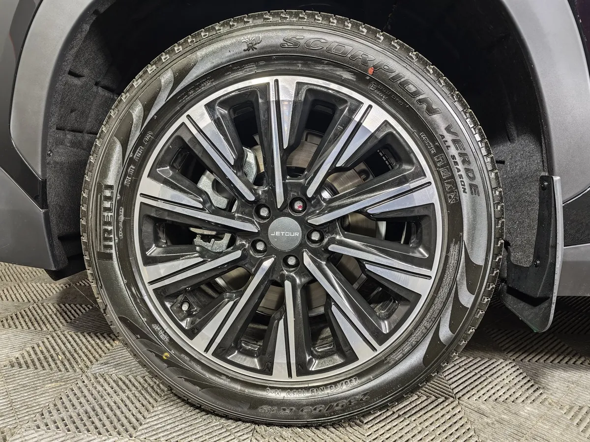JETOUR Dashing 1.6T 7DCT 2WD (190 л.с.) Comfort Черный в АВИЛОН. Слайд №9