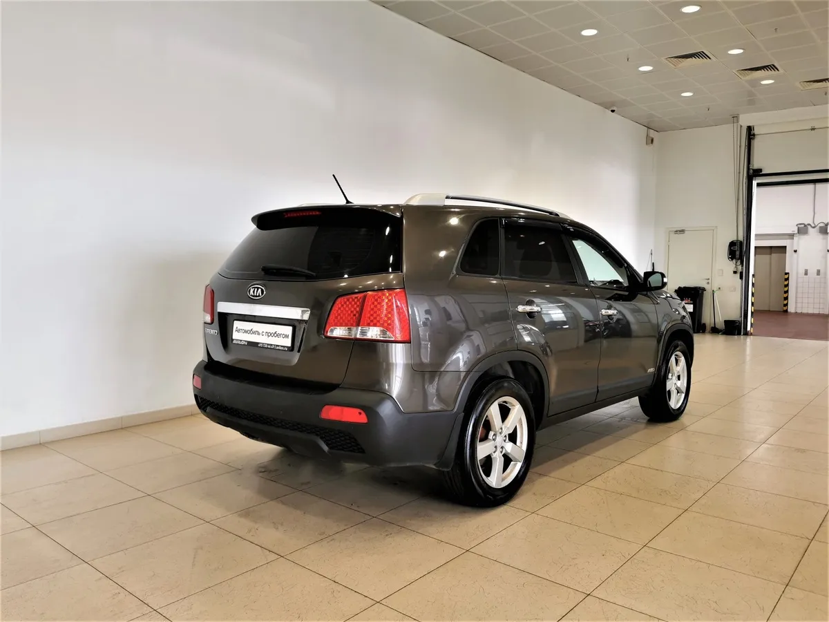 Kia Sorento 2.4 AT 4WD (175 л.с.) Comfort Бежевый в АВИЛОН. Слайд №2