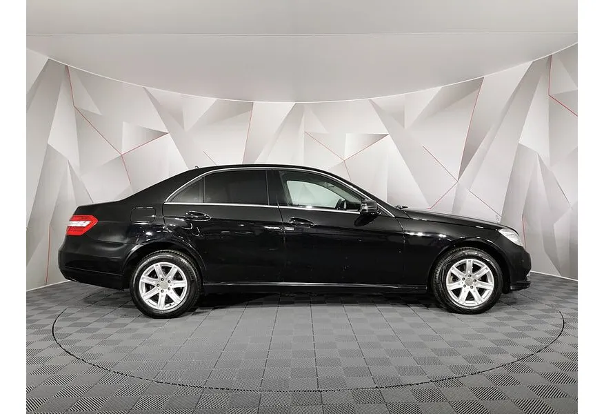 LIVE. Слайд №4