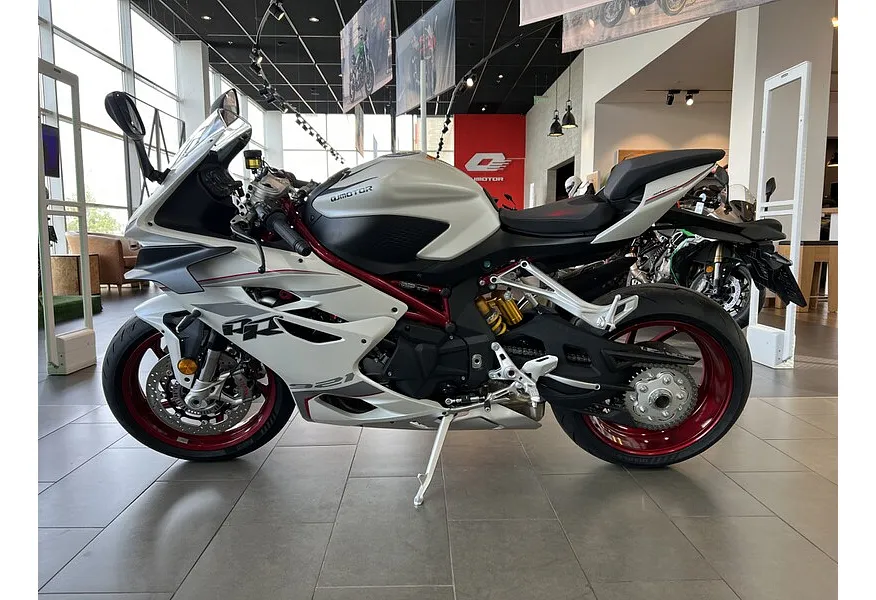 QJMOTOR SRK 921 RR 921 см³ (129 л.с.) (129) 921 Белый в АВИЛОН. Слайд №3