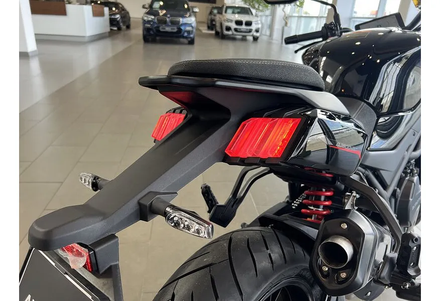 QJMOTOR SRK 900 900 см³ (95 л.с.) (95) 900 Черный в АВИЛОН. Слайд №16