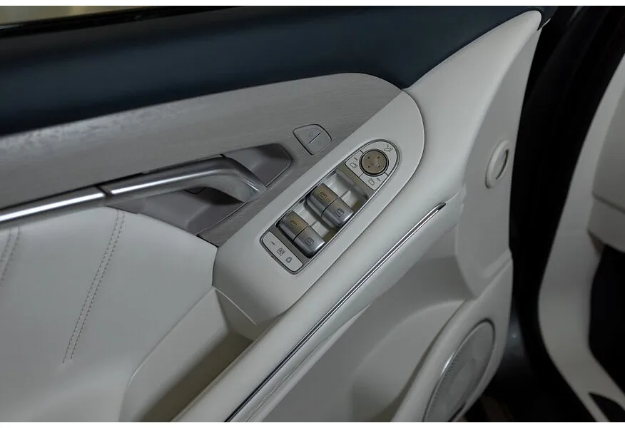 Voyah Free EVR 1.5 AT AWD (510 л.с.) Sport + Белый в АВИЛОН. Слайд №13