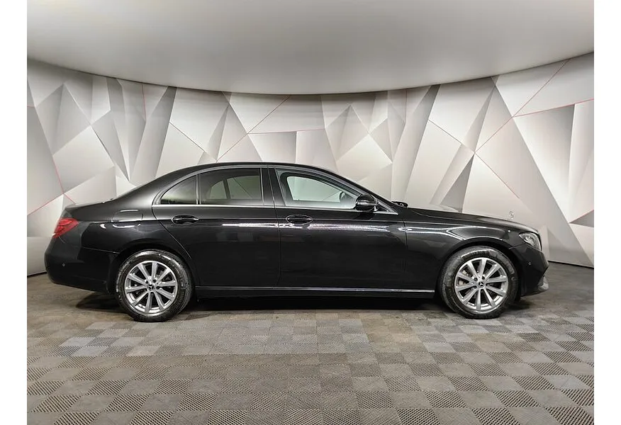 Mercedes-Benz E-Класс E 200 d 9G-TRONIC (160 л.с.) Business (Локальная сборка) Черный в АВИЛОН. Слайд №6