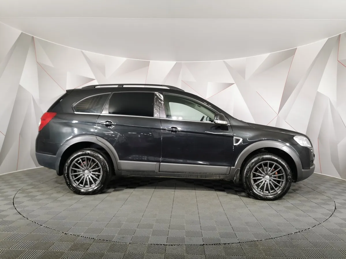 Chevrolet Captiva 3.2 AT 5 мест (230 л.с.) Черный в АВИЛОН. Слайд №6