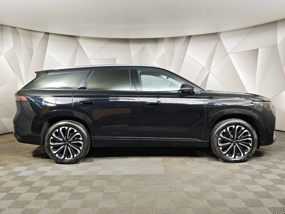 JAECOO J8 2.0 DCT 4WD (249 л.с.) Supreme Черный в АВИЛОН. Слайд №6