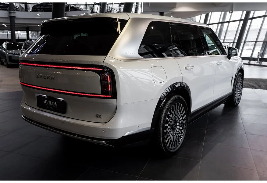 Zeekr 9X 2.0h AT 4WD (1177 л.с.) Max Белый в АВИЛОН. Слайд №7