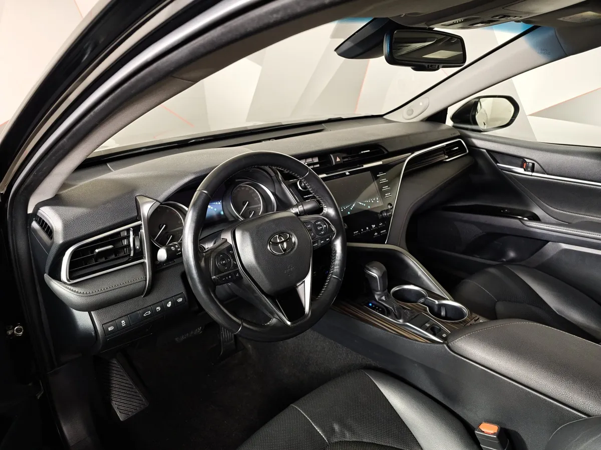 Toyota Camry 2.5 AT (181 л.с.) Черный в АВИЛОН. Слайд №19
