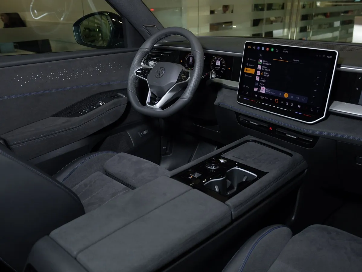 Volkswagen Teramont PRO 2.0 TSI 7DSG 4Motion (272 л.с.) R-Line Белый в АВИЛОН. Слайд №7