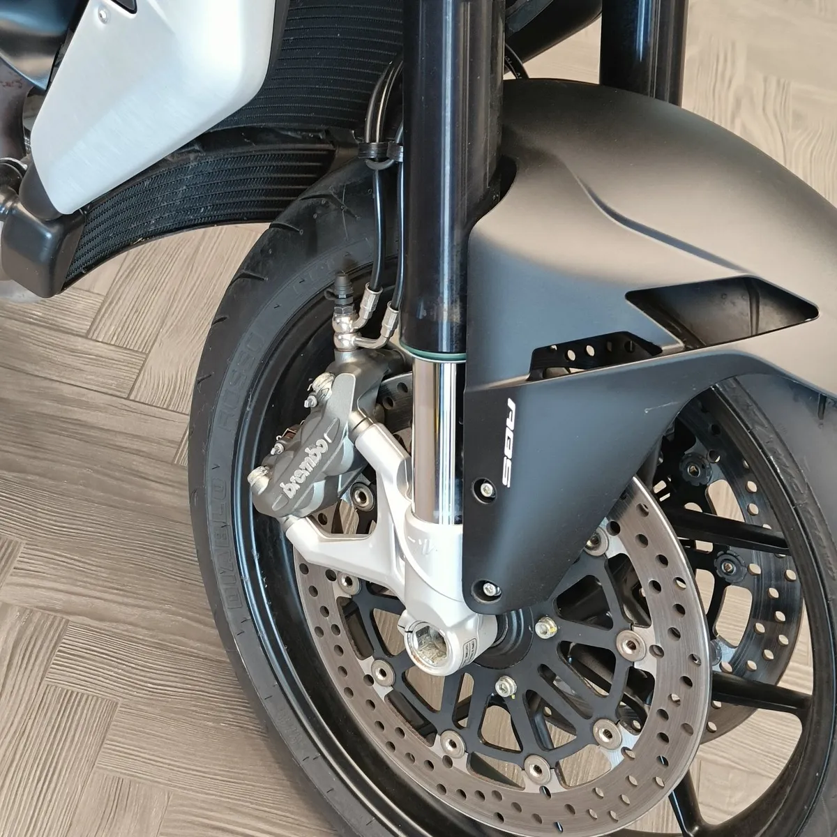 MV Agusta Brutale 798 см³ (110 л.с) (110) 798 Красный в АВИЛОН. Слайд №8