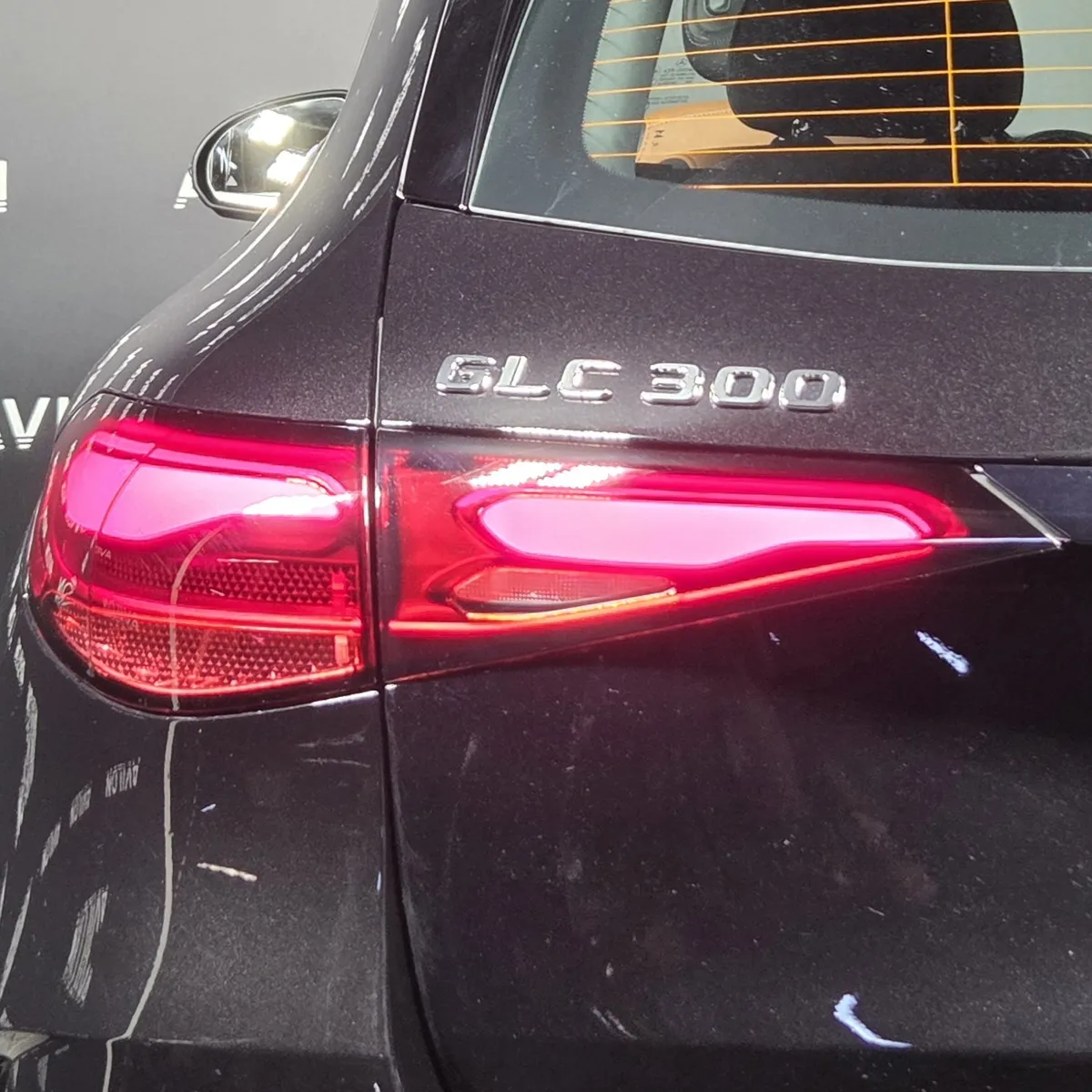 Mercedes-Benz GLC 300 4MATIC 9G-TRONIC (258 л.с.) Черный в АВИЛОН. Слайд №17