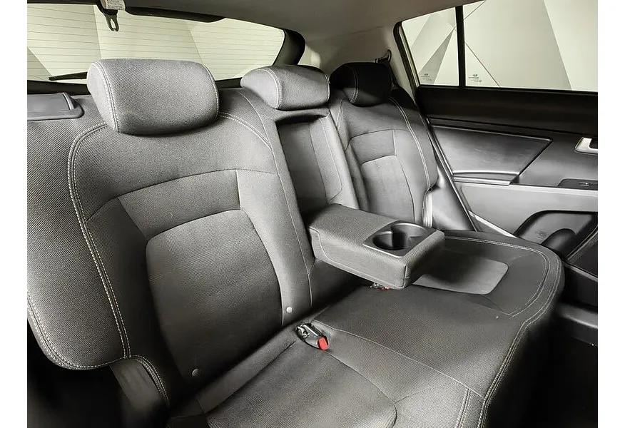 АВИЛОН - Kia Sportage 2.0 MT (150 л.с.) Серебристый - slide 8