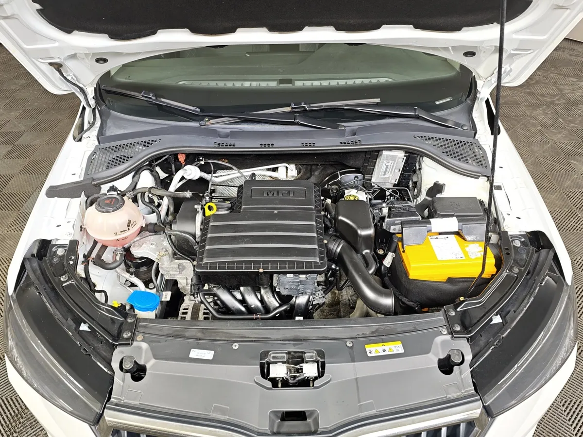 Skoda Rapid 1.6 AT (110 л.с.) Белый в АВИЛОН. Слайд №11