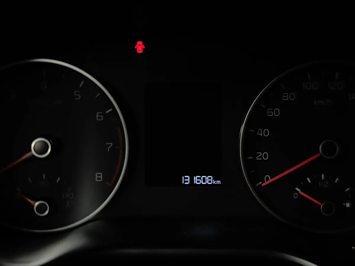 Kia Rio X-Line 1.6 AT (123 л.с.) Comfort Серый в АВИЛОН. Слайд №17
