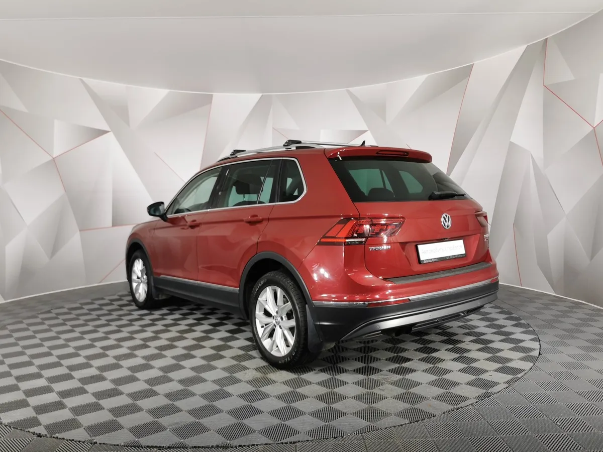 Volkswagen Tiguan 2.0 TSI 4Motion DSG (180 л.с.) Highline Красный в АВИЛОН. Слайд №4