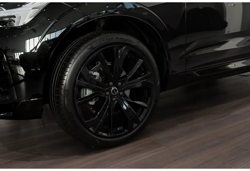 Volvo XC60 2.0 AT AWD (264 л.с.) Luxury Edition Черный в АВИЛОН. Слайд №11