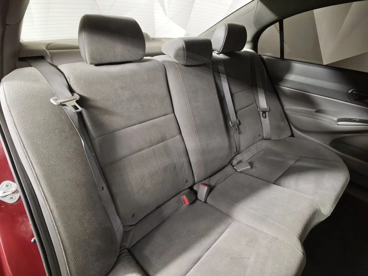 Honda Civic 1.8 AT (140 л.с.) Красный в АВИЛОН. Слайд №15