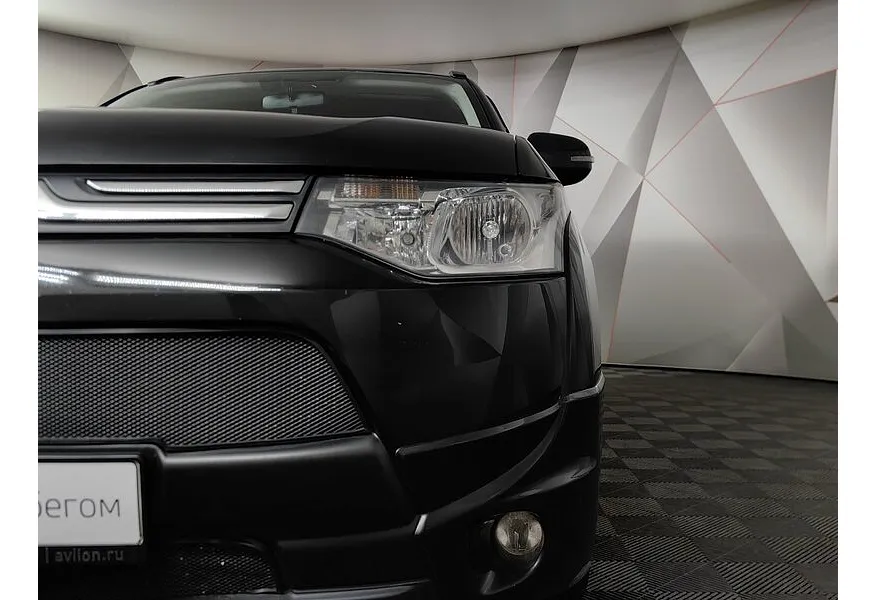 Mitsubishi Outlander 2.4 CVT 4WD (167 л.с.) Черный в АВИЛОН. Слайд №10