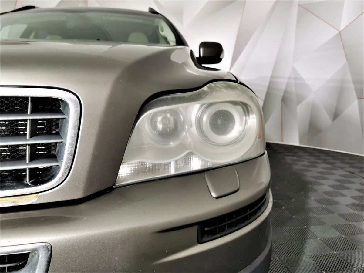 Volvo XC90 2.5 T5 Geartronic AWD (5 мест) (210 л.с.) Коричневый в АВИЛОН. Слайд №10