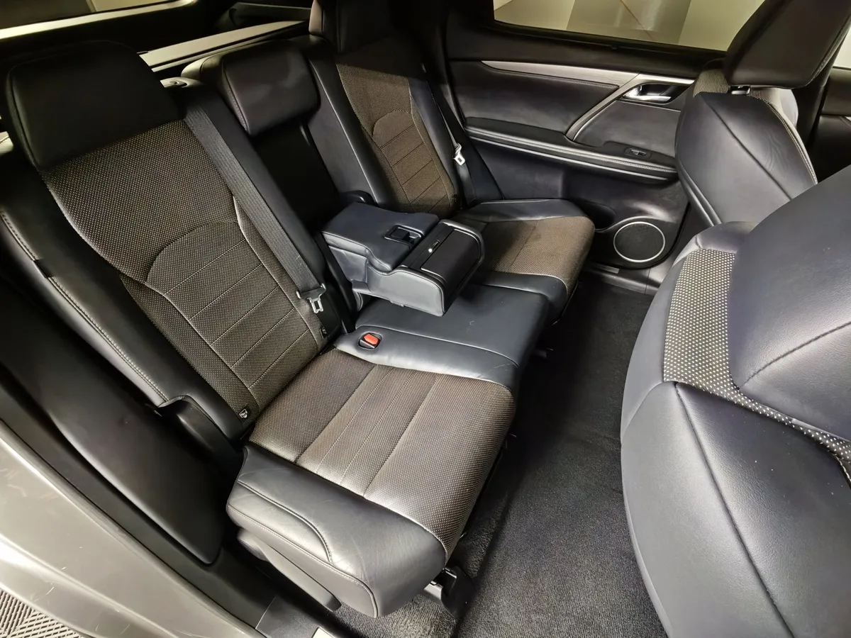 Lexus RX 350 AT AWD (300 л.с.) Luxury Серый в АВИЛОН. Слайд №17