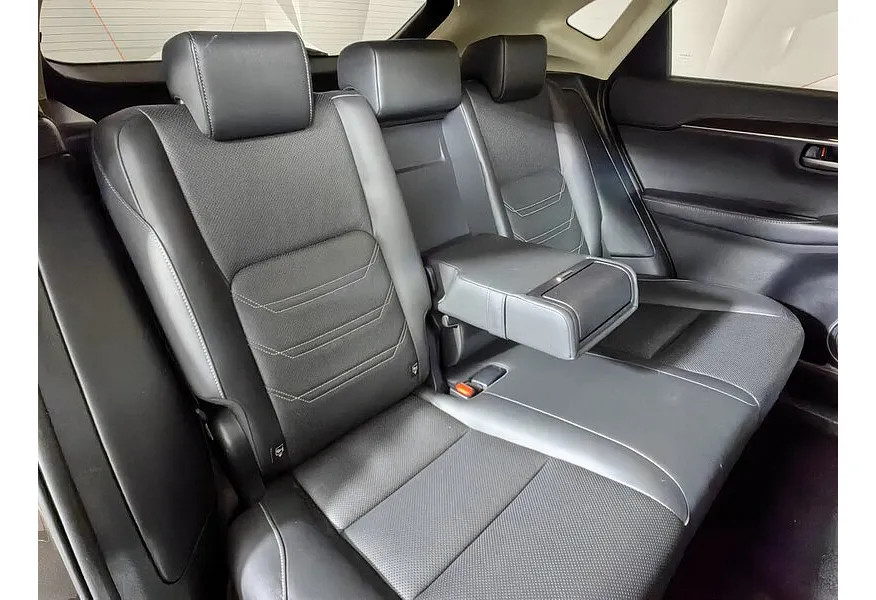Lexus NX 200t АТ AWD (238 л.с.) Коричневый в АВИЛОН. Слайд №17