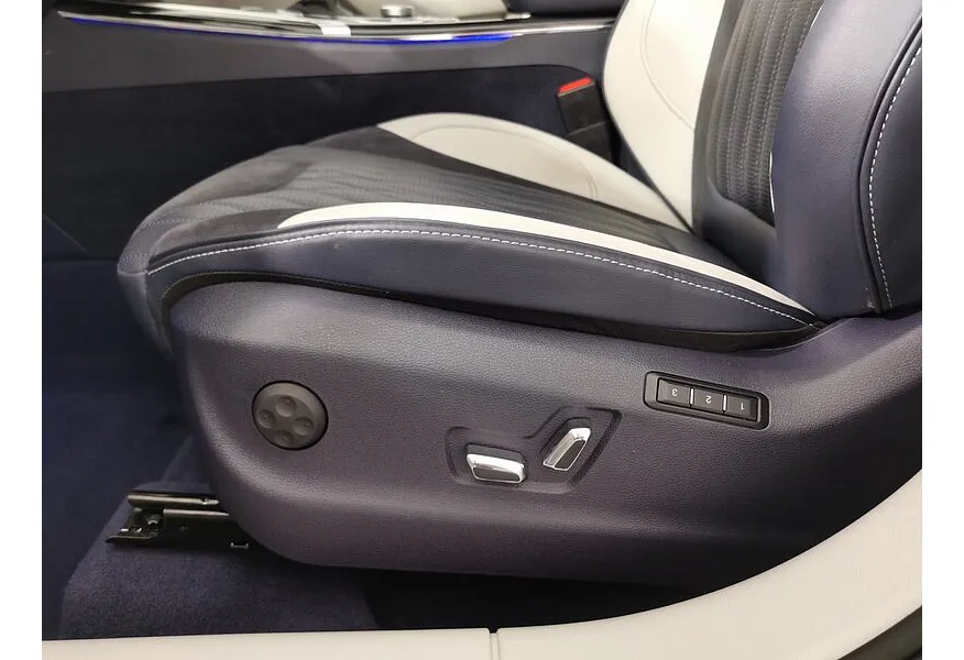 Hongqi HS5 2.0 AT 4WD (224 л.с.) Deluxe Белый в АВИЛОН. Слайд №19