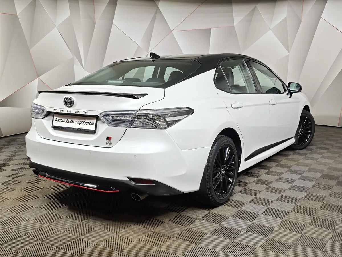 Toyota Camry 3.5 AT (249 л.с.) Белый в АВИЛОН. Слайд №2