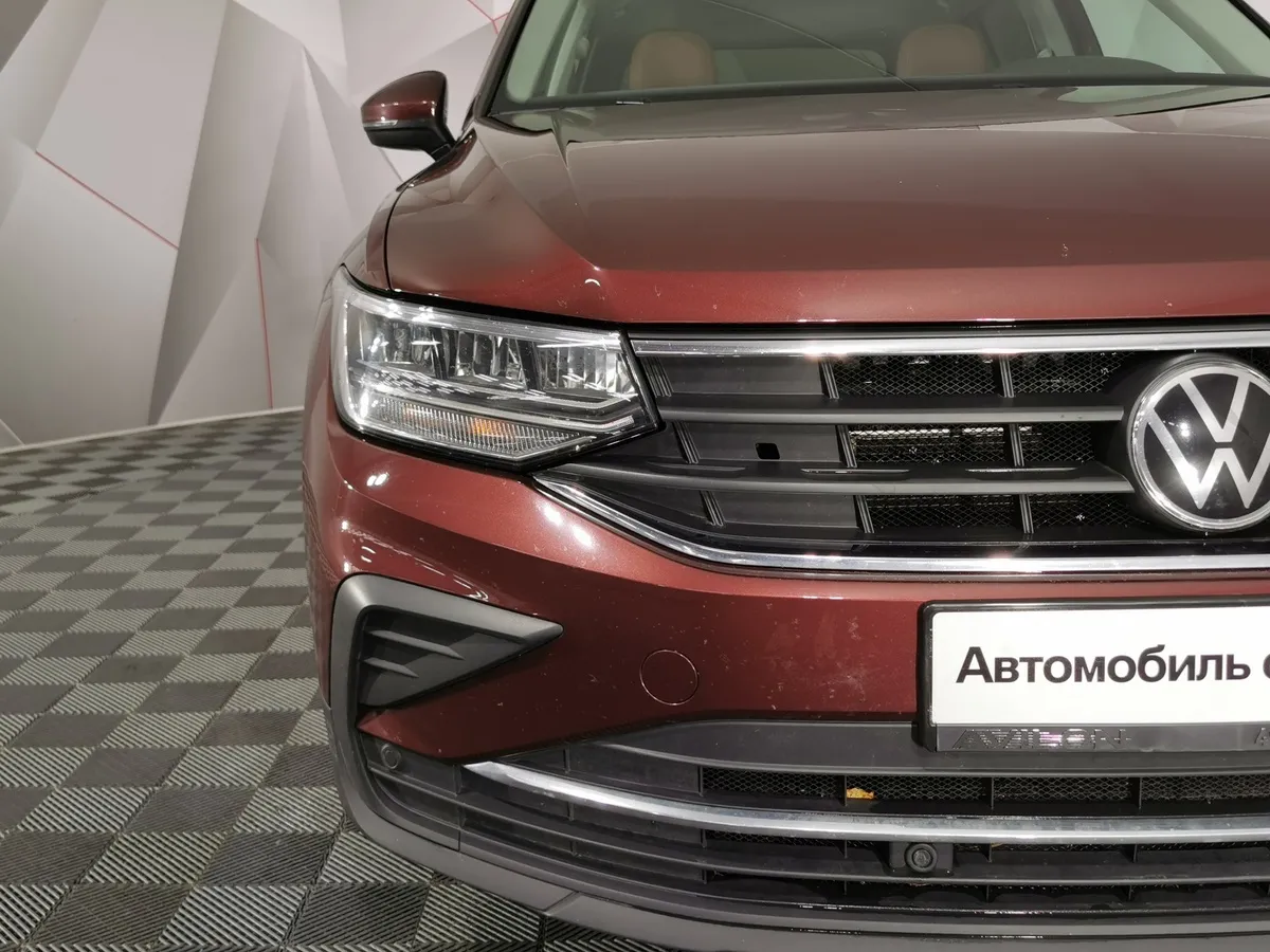 Volkswagen Tiguan 2.0 TSI 4Motion AT (180 л.с.) Status Коричневый в АВИЛОН. Слайд №10