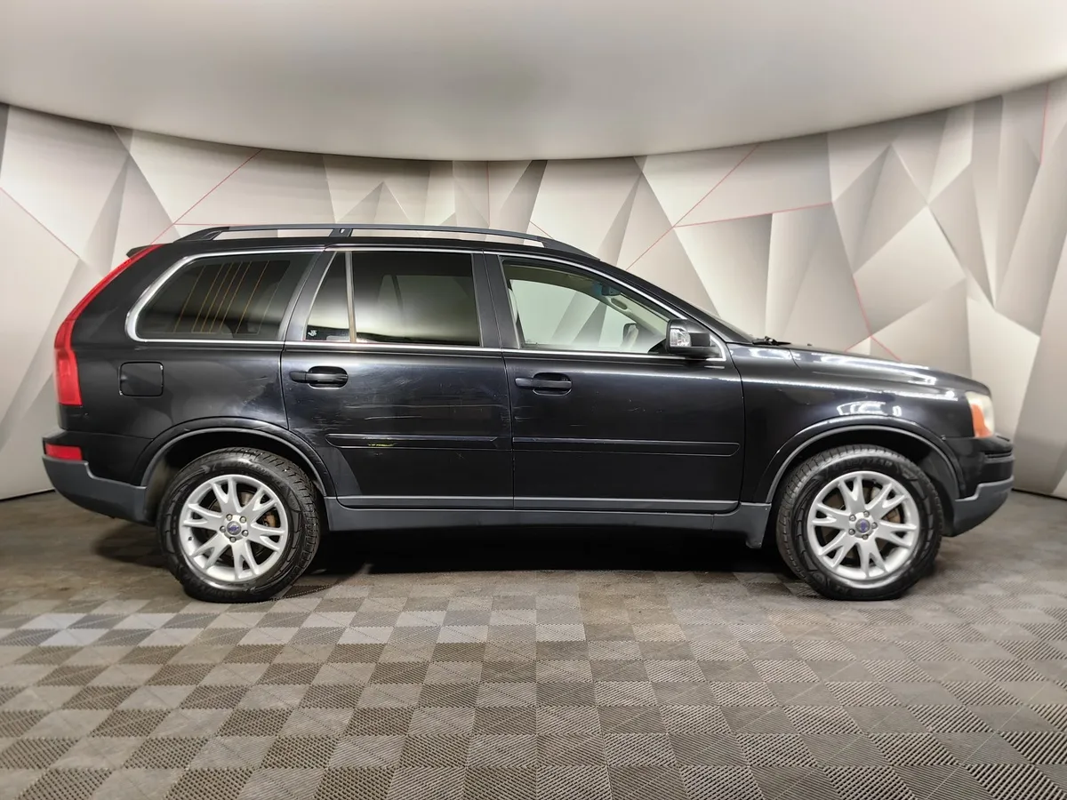 Volvo XC90 2.5 T5 Geartronic AWD (5 мест) (210 л.с.) Черный в АВИЛОН. Слайд №6