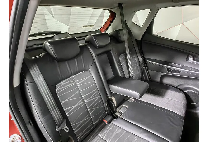 Kia Venga 1.6 AT (125 л.с.) Красный в АВИЛОН. Слайд №17