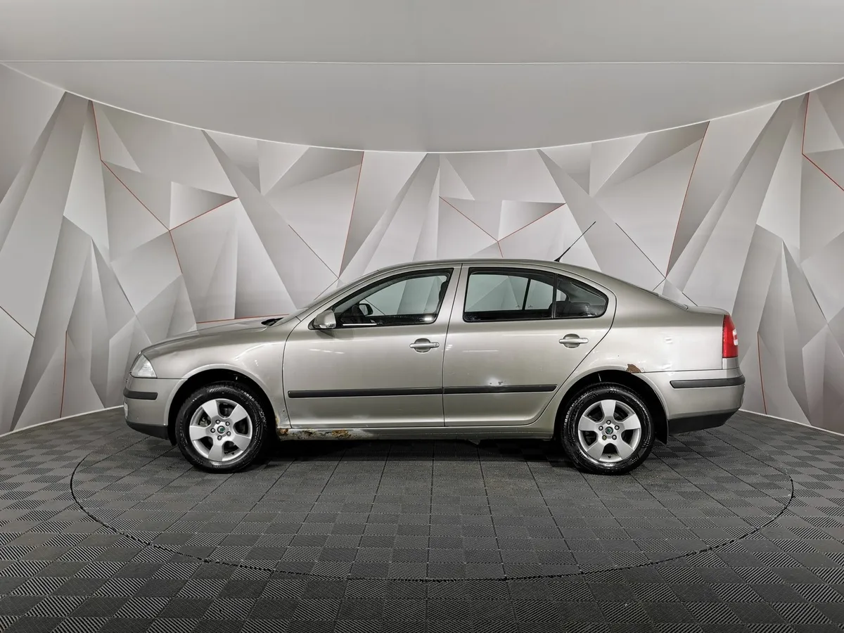 Skoda Octavia 1.6 FSI MT (115 л.с.) Серый в АВИЛОН. Слайд №5