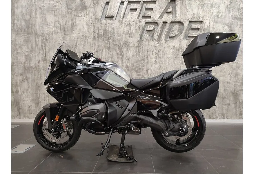 BMW Motorrad R 1300 RT 1300 см³ (145 л.с.) (145) 1300 Черный в АВИЛОН. Слайд №3