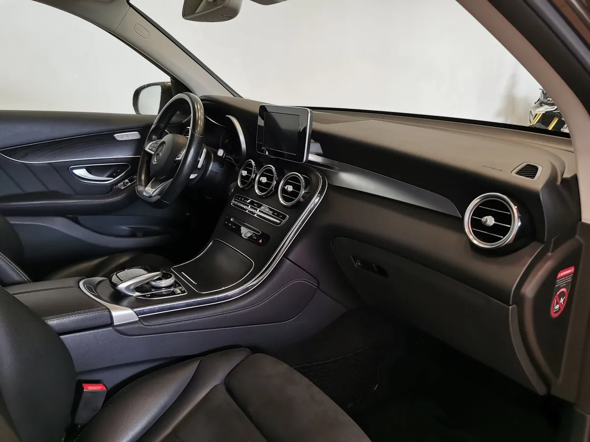 Mercedes-Benz GLC 250 9G-TRONIC 4MATIC (211 л.с.) Особая серия Коричневый в АВИЛОН. Слайд №12