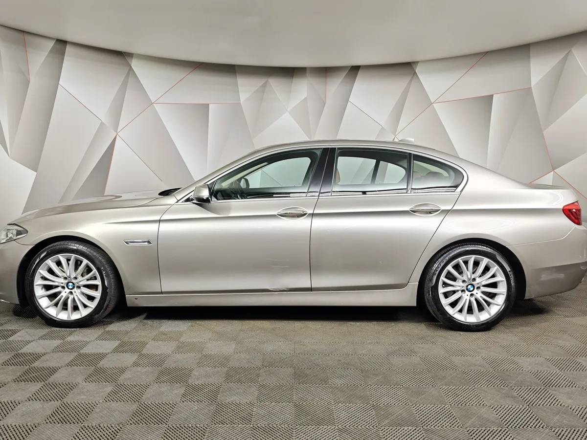 BMW 5 серия 530d xDrive Steptronic (258 л.с.) Бежевый в АВИЛОН. Слайд №5