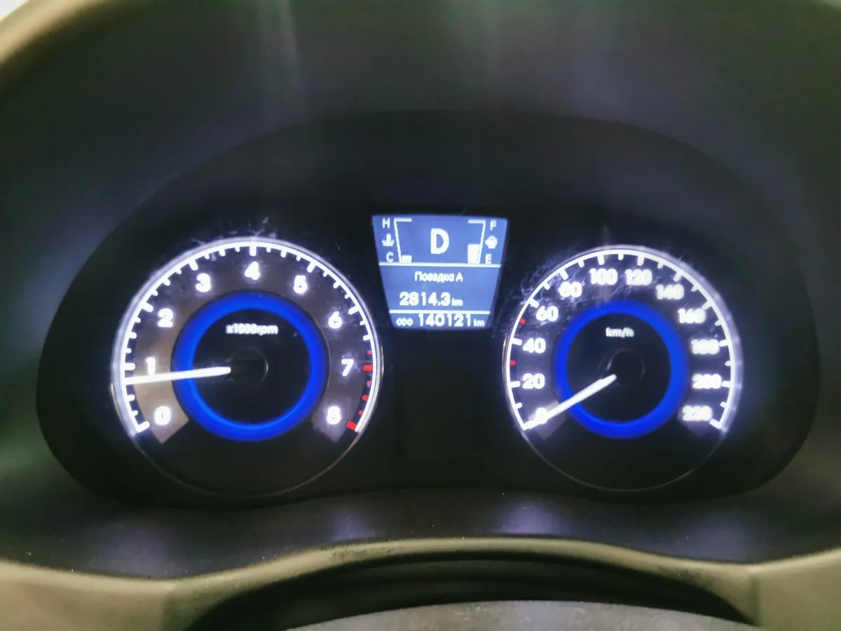 Hyundai Solaris 1.4 AT (107 л.с.) Comfort Голубой в АВИЛОН. Слайд №16