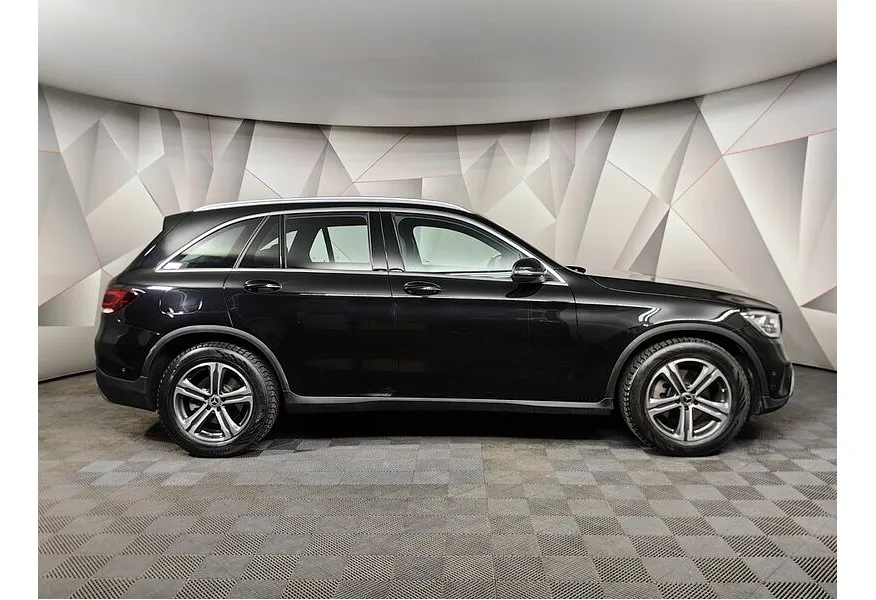 Mercedes-Benz GLC 200 9G-TRONIC 4MATIC (197 л.с.) Premium Черный в АВИЛОН. Слайд №6