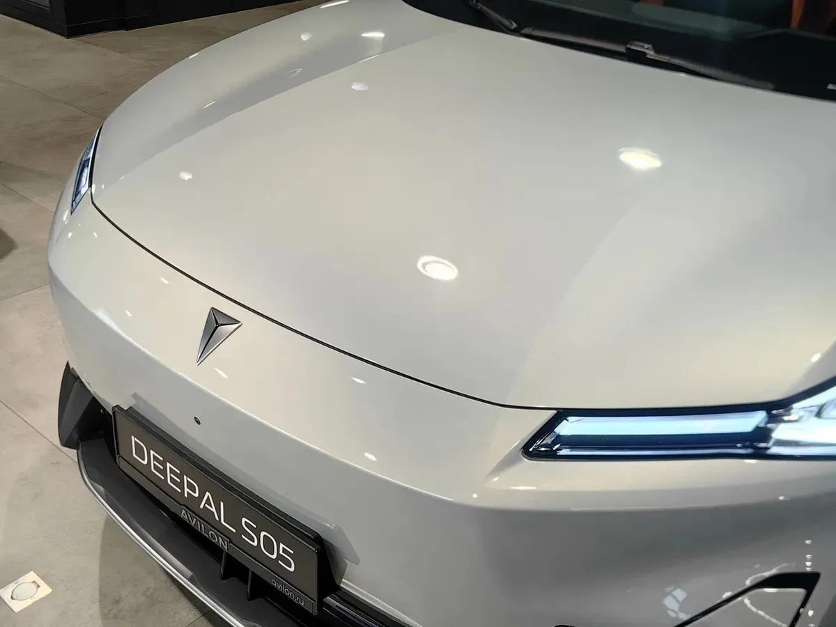 Deepal S05 AT 2WD (272 л.с.) Люкс Серебристый в АВИЛОН. Слайд №16