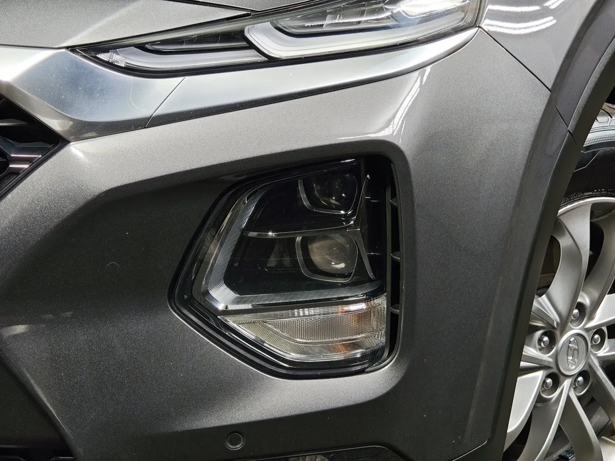 Hyundai Santa Fe 2.4 (188 л.с.) - 6AT Lifestyle Серый в АВИЛОН. Слайд №10