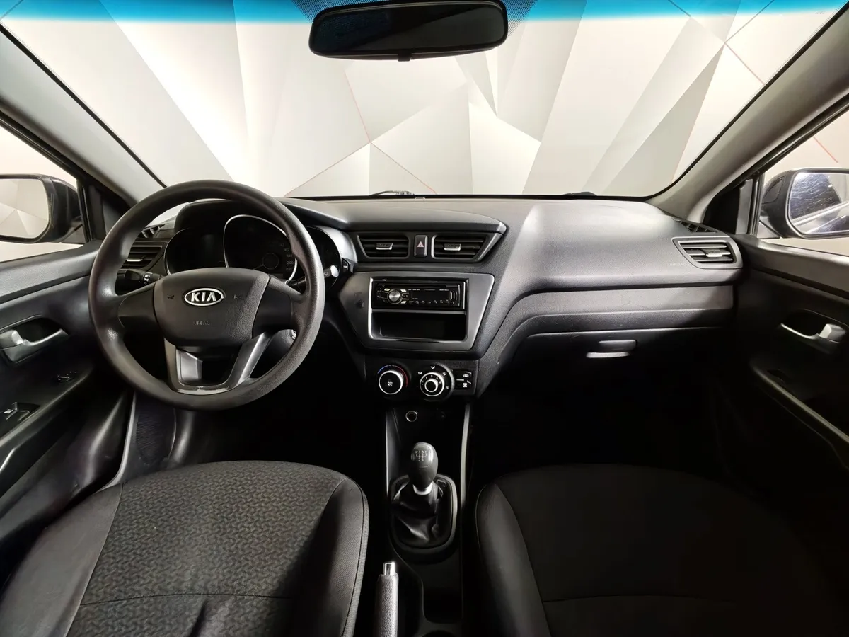Kia Rio 1.4 MT (107 л.с.) Черный в АВИЛОН. Слайд №12