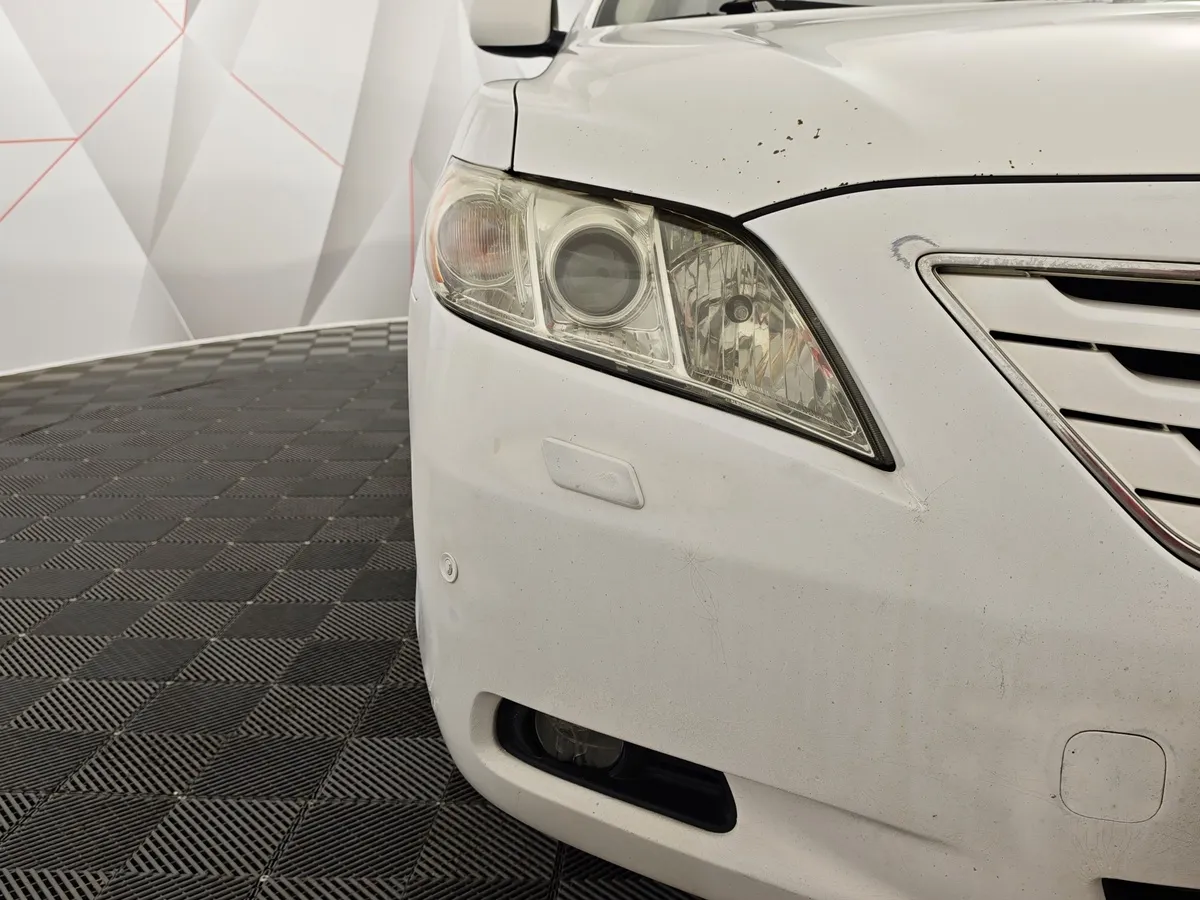 Toyota Camry 2.4 VVT-i AT (167 л.с.) Белый в АВИЛОН. Слайд №10