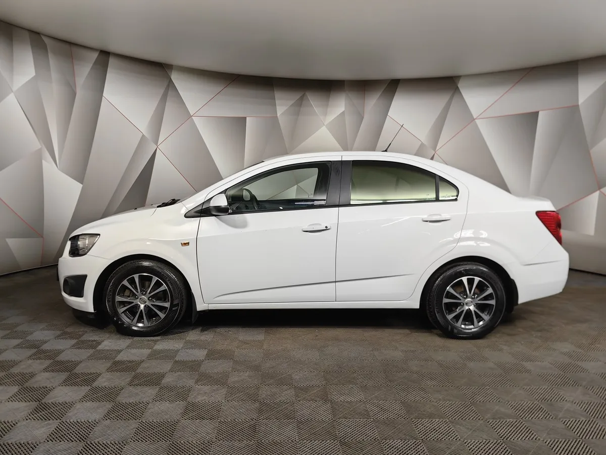 Chevrolet Aveo 1.6 AT (115 л.с.) Белый в АВИЛОН. Слайд №5