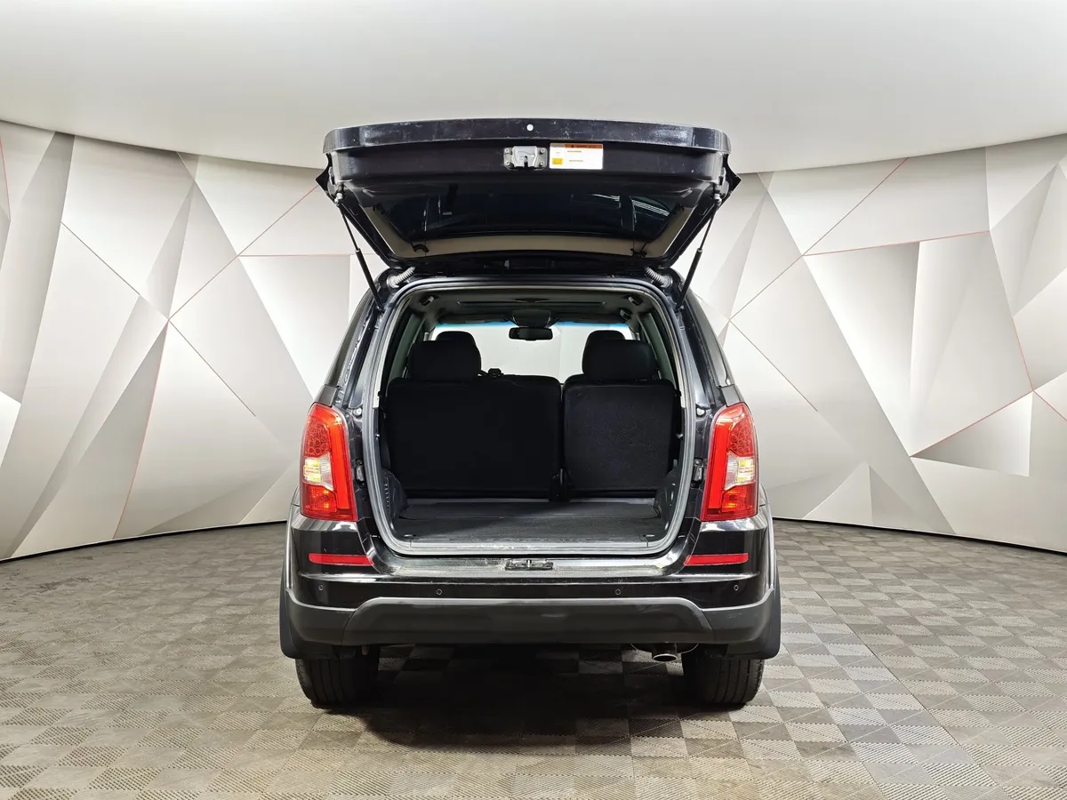 SsangYong Rexton 3.2 T-Tronic AWD (220 л.с.) Черный в АВИЛОН. Слайд №12
