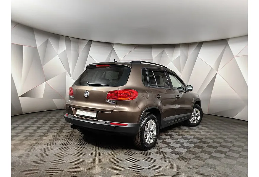 Volkswagen Tiguan 2.0 TSI 4Motion AT (170 л.с.) Sport & Style Коричневый в АВИЛОН. Слайд №2