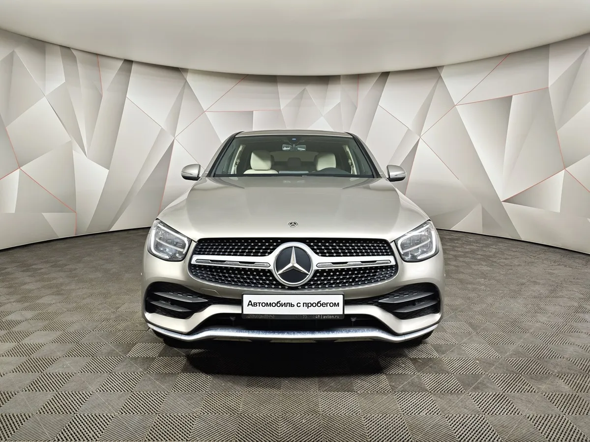 Mercedes-Benz GLC Купе 300 9G-TRONIC 4MATIC (249 л.с.) Sport Серебристый в АВИЛОН. Слайд №7
